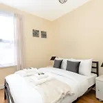 Bright 1Br Flat, East London, 5Min Upton Park Tube