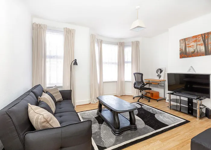 Bright 1Br Flat, East London, 5Min Upton Park Tube