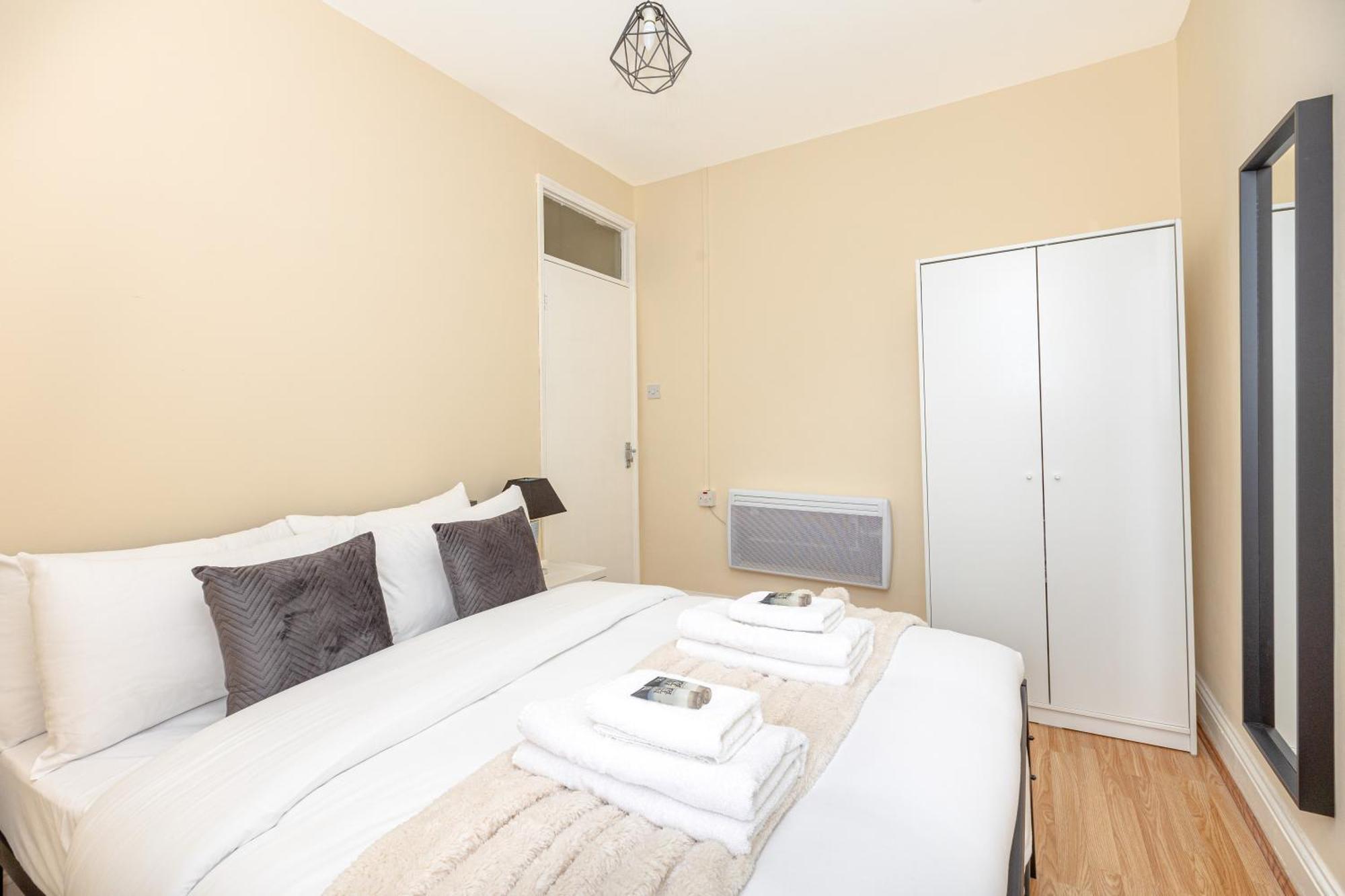 Appartamento Bright 1br Flat, East London, 5min Upton Park Tube Londra