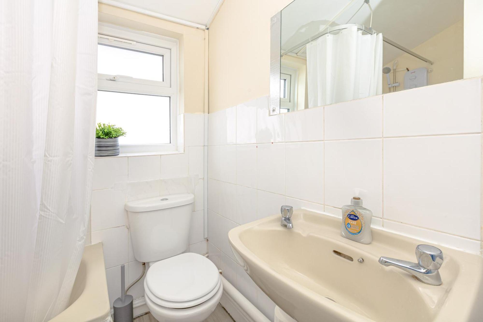 Appartamento Bright 1br Flat, East London, 5min Upton Park Tube Londra