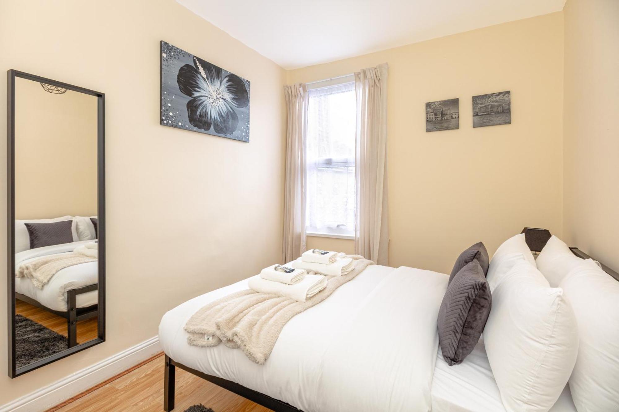 Bright 1br Flat, East London, 5min Upton Park Tube Appartamento *