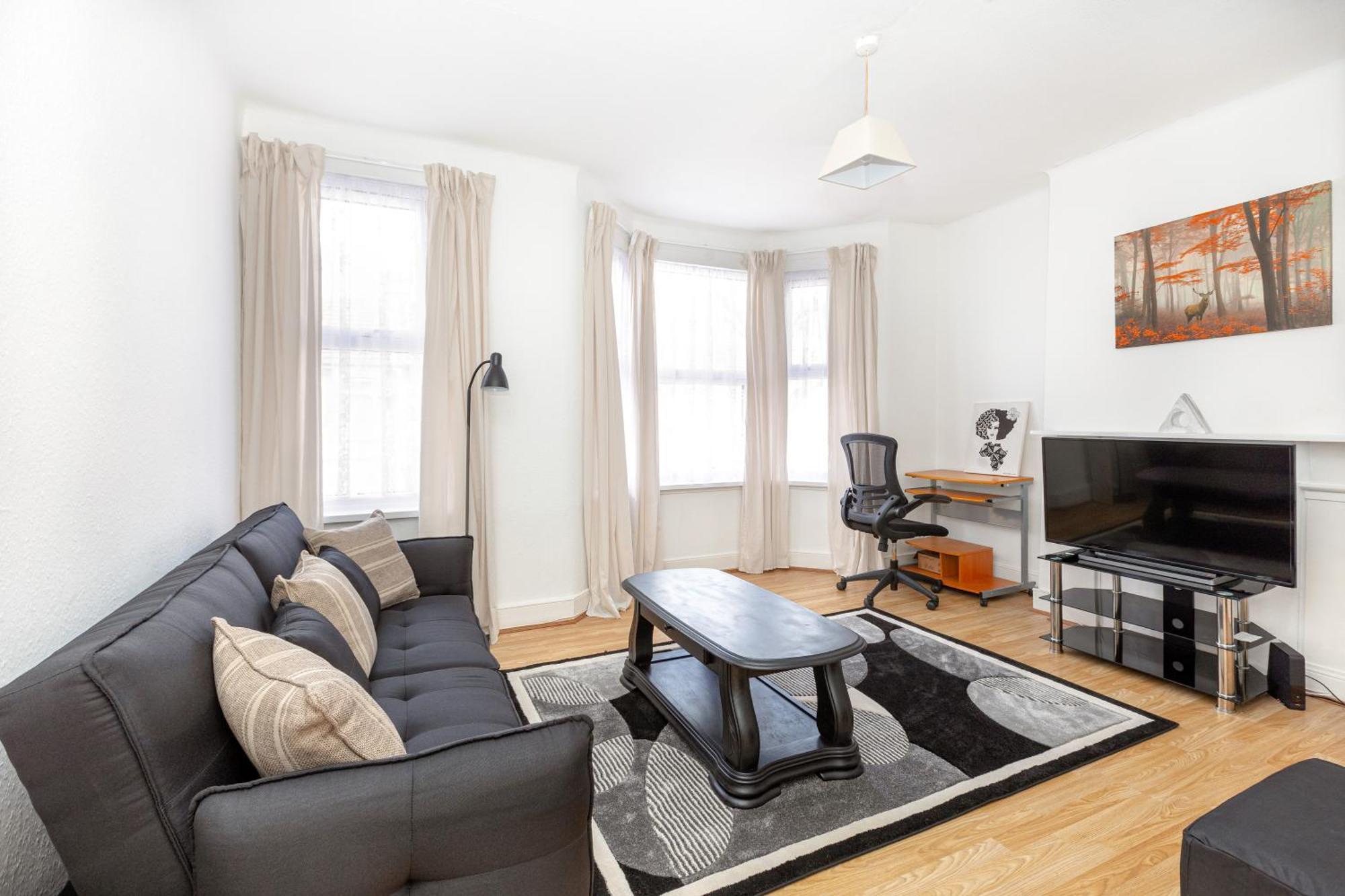 Bright 1br Flat, East London, 5min Upton Park Tube Appartamento *